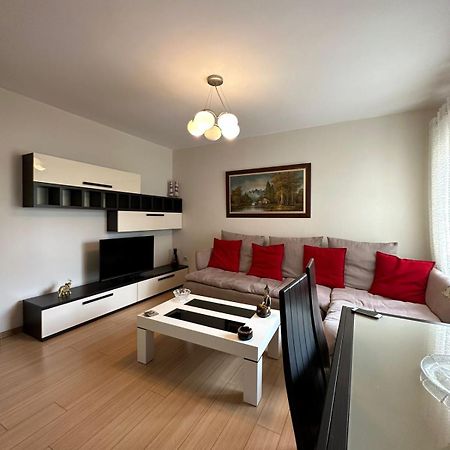 Blloku Family Apartment Tirana Eksteriør billede