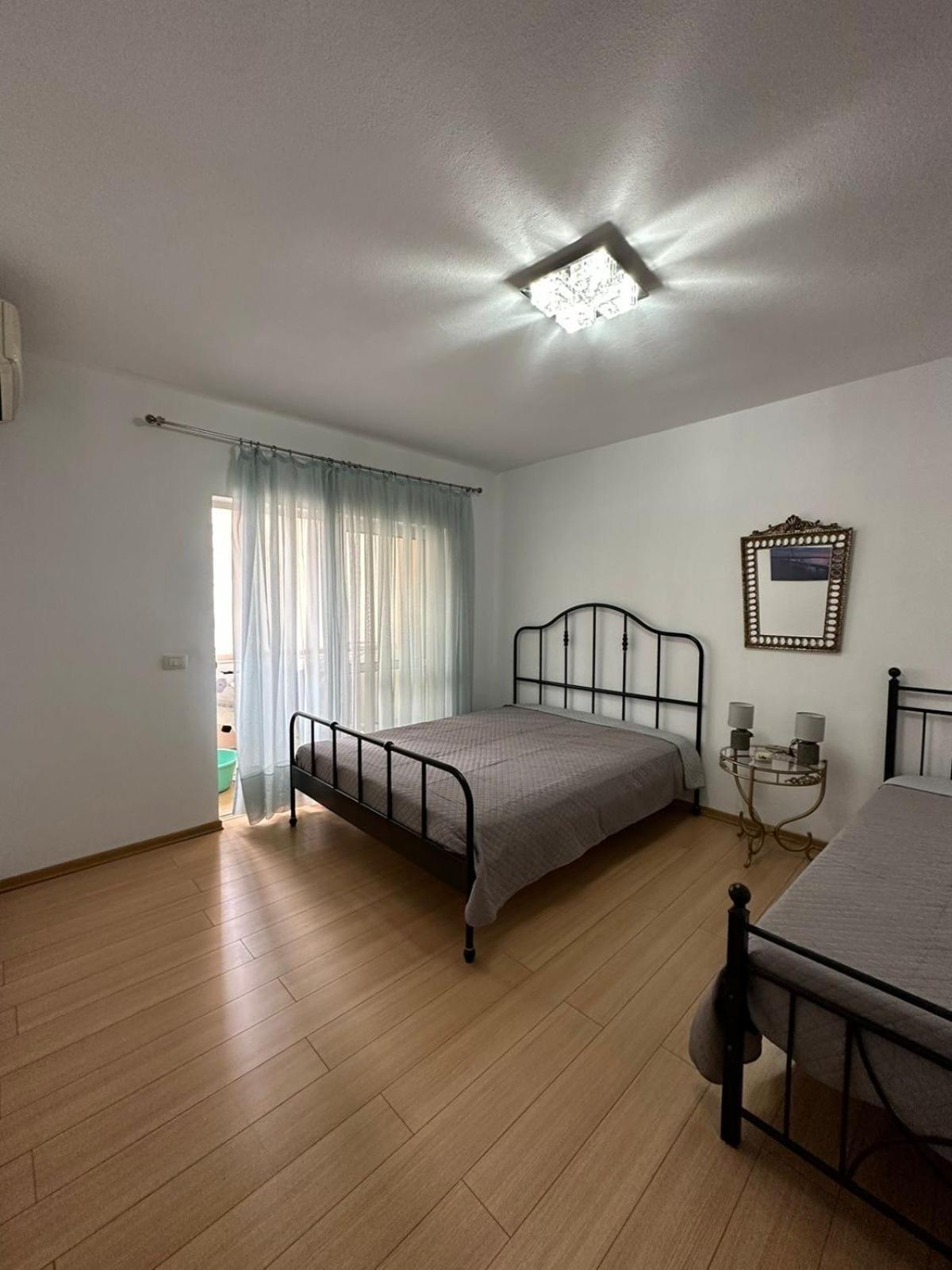 Blloku Family Apartment Tirana Eksteriør billede