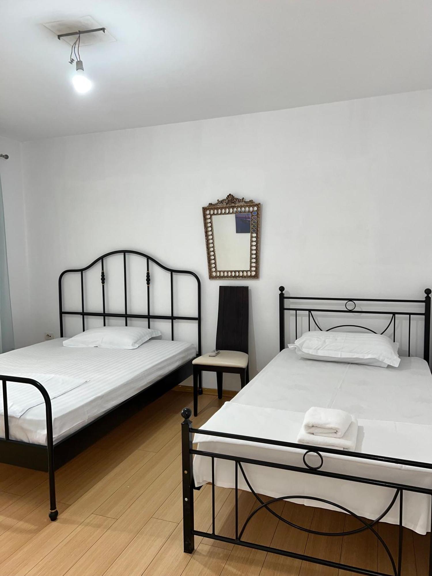Blloku Family Apartment Tirana Eksteriør billede